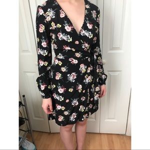 Floral wrap dress 👗 🌟